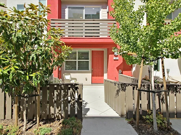 369 Reading Pl — Photo 14