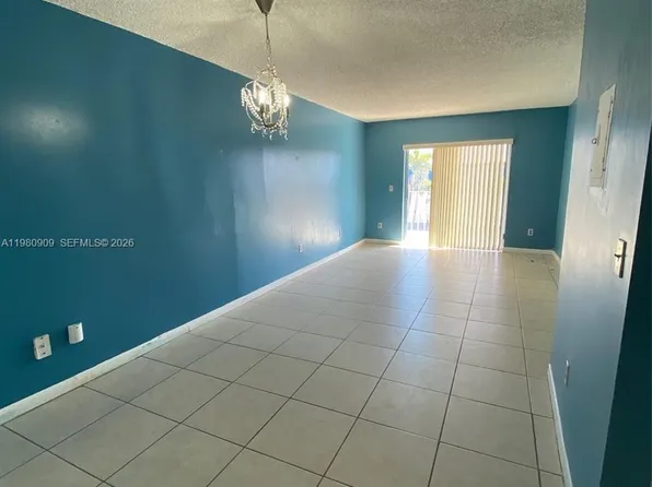 6820 W Flagler St, Miami, FL