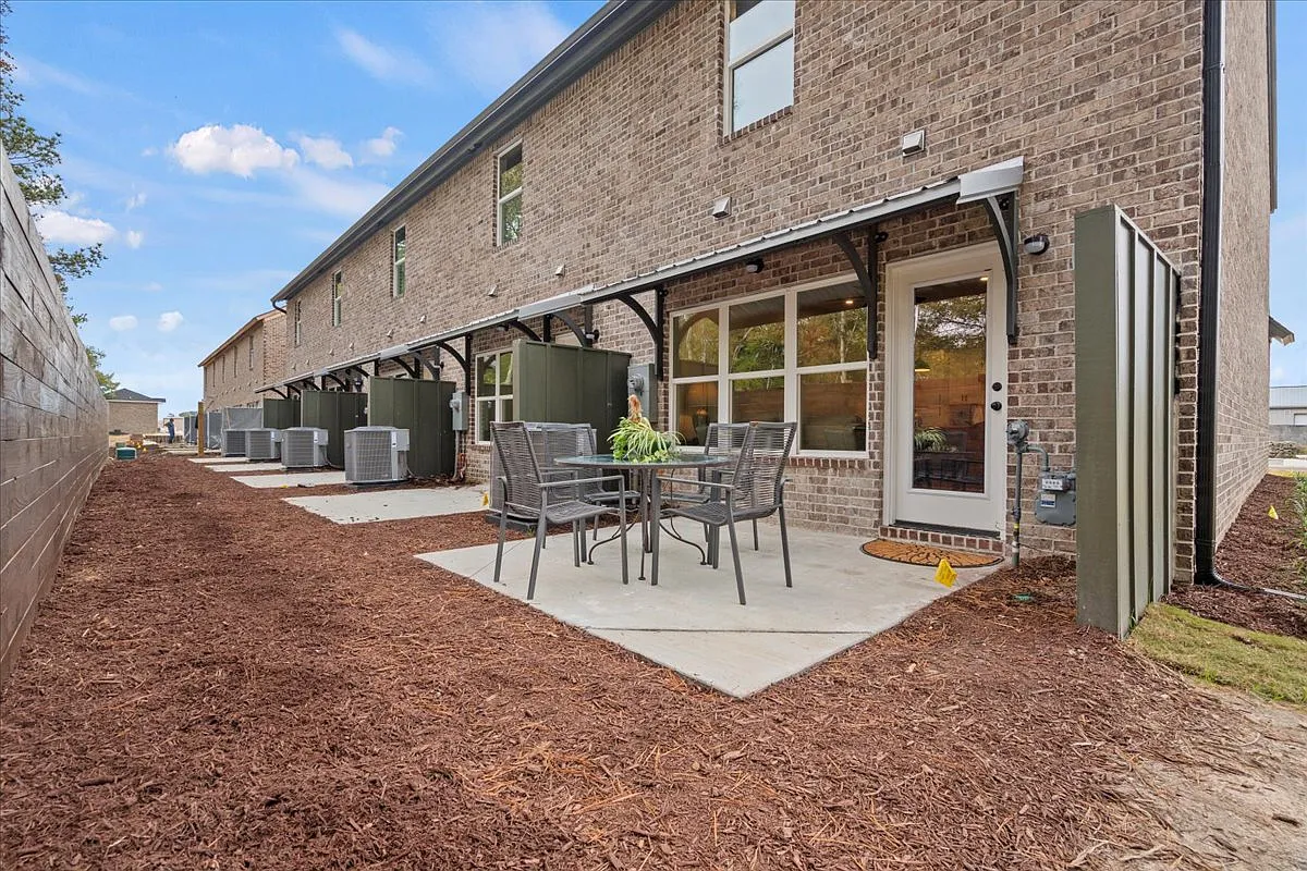 1312 twelve oaks ln - 1 — Photo 2