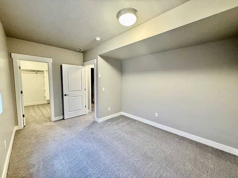 6871 S 190 E — Photo 21