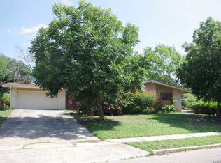 323 Coronet St, San Antonio, TX 78216