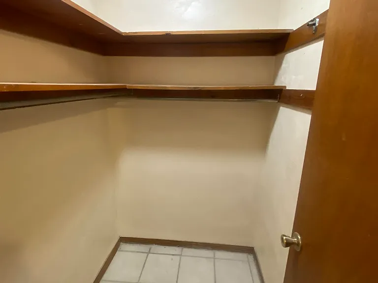 1102 Green Tree Ct #F — Photo 10