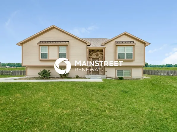 200 Golfview Dr, Pleasant Hill, MO 64080