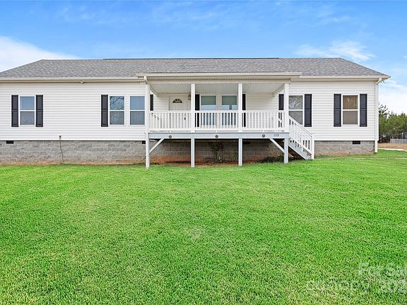 3rd image of 1115 Blue Spruce Dr