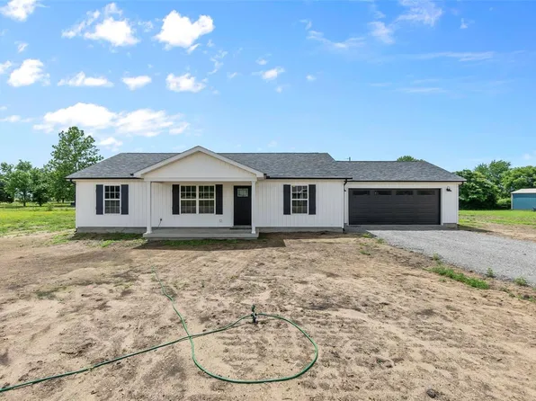 8 Powers Ln, Sikeston, MO 63801