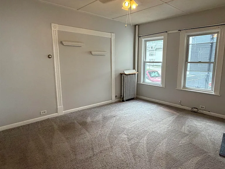 94 Ashland St — Photo 3