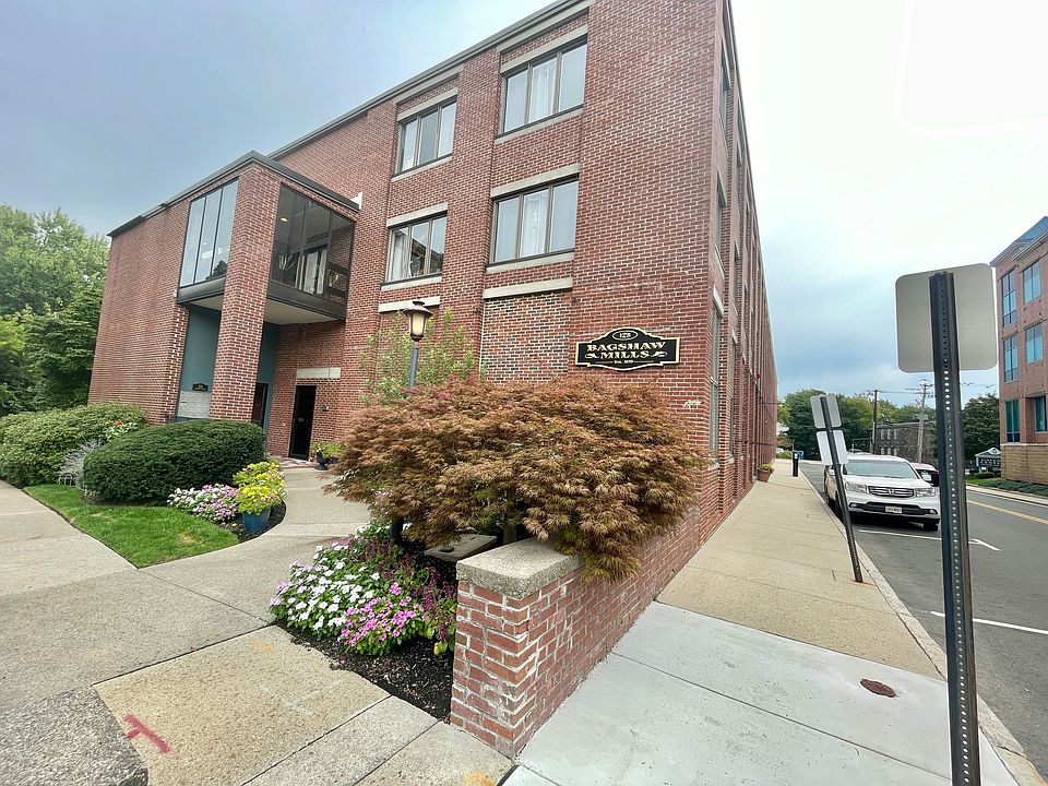 1st image of 128 Warren St APT 1