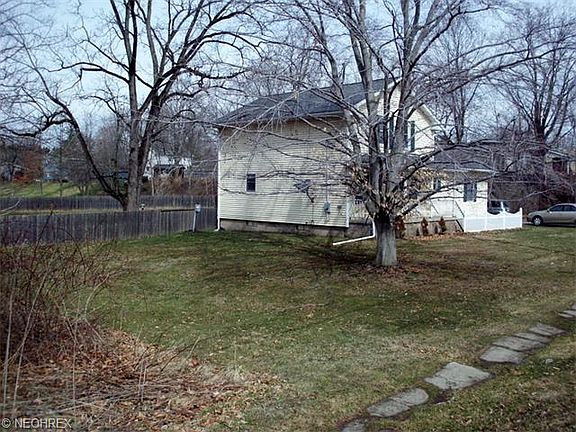 2nd image of 3321 S Main St