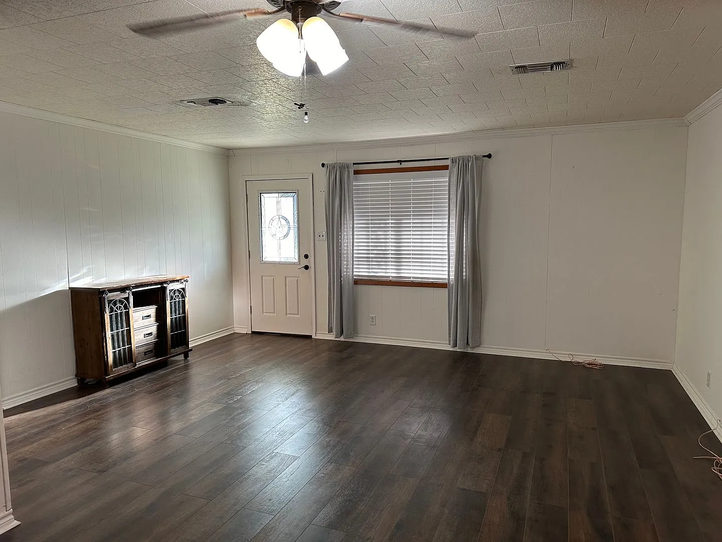 Rental in Groves, Tx — Photo 4