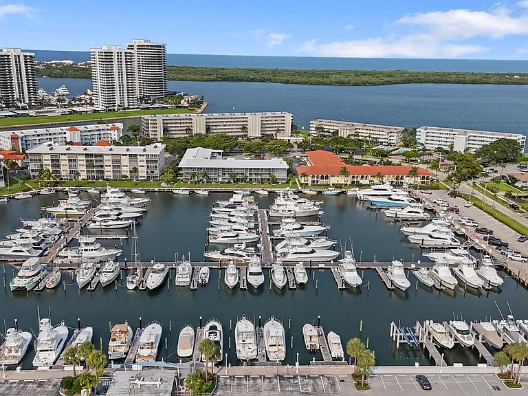 68 Yacht Club Dr #20 — Photo 27
