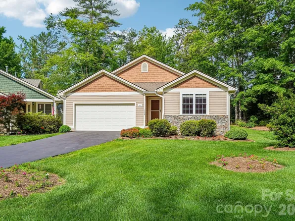 263 Fairway View Dr, Etowah, NC 28729