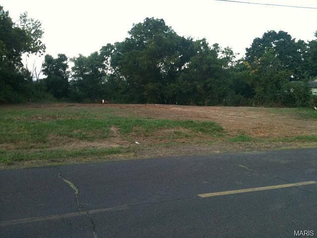2nd image of 7976 Berry Rd