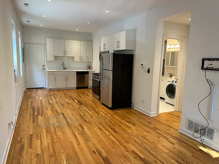 1452 N Greenview Ave #1F — Photo 4
