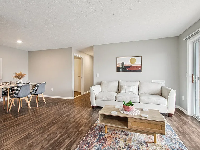 CenterPointe Apartments & Townhomes — Photo 23