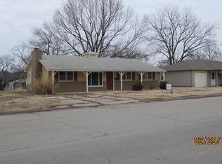 708 S Allen Ave, Chanute, KS 66720