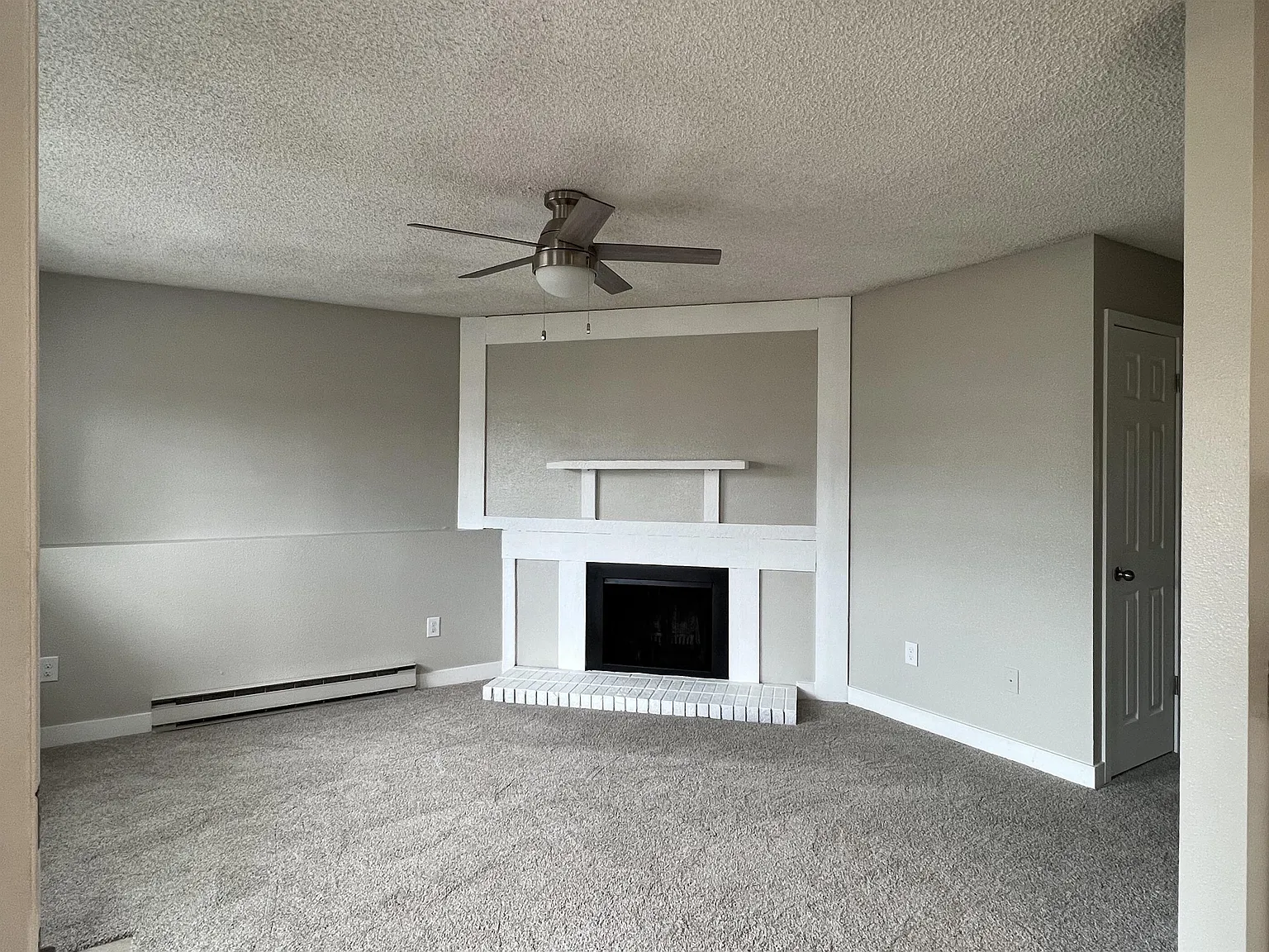 4915 Green River Street - 1 — Photo 4