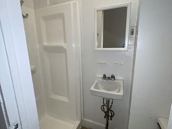 5th image of 794 9th Ave APT 1RN
