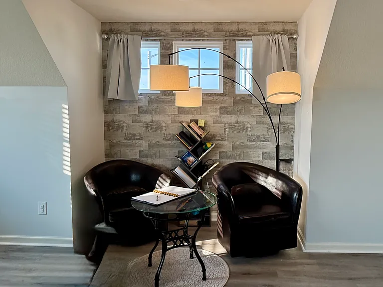 937 Arrowleaf Way — Photo 4