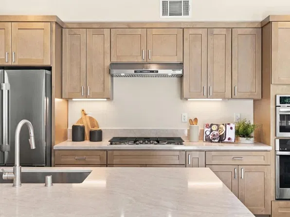 5595 Foxtail Loop, Carlsbad, CA 92010