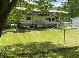 99 Wolf Pen Cove Rd, Brevard, NC 28712