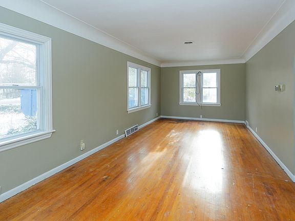 4005 Nazareth Rd-103