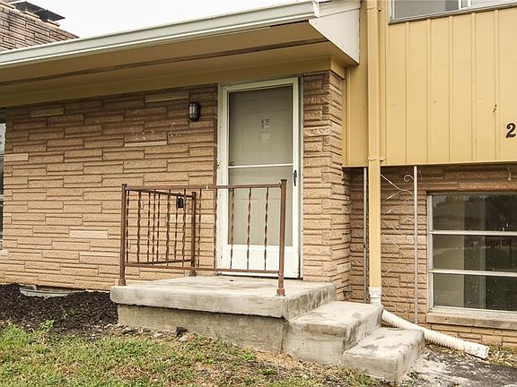 2nd image of 2928 E Dudley Ave