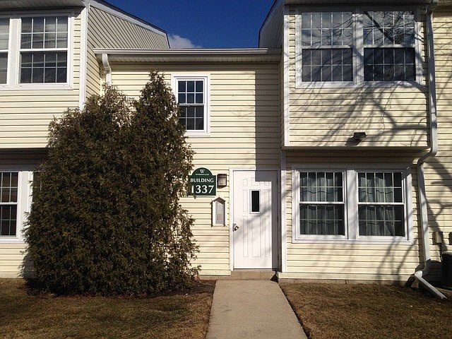 1st image of 1337 E Wyndham Cir APT 107