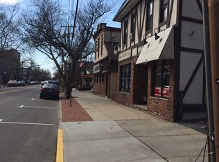 180 Deer Park Ave APT 4, Babylon, NY 11702