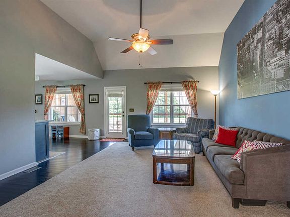 4th image of 122 Deer Valley Dr