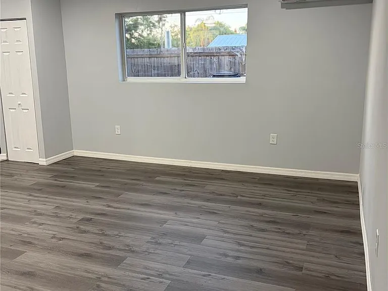 500 Montana Ave — Photo 18