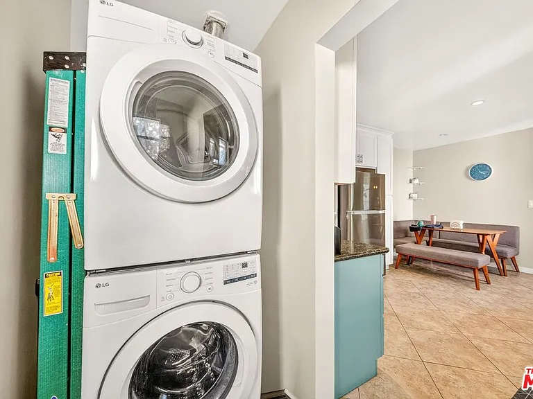 9928 Robbins Dr — Photo 41