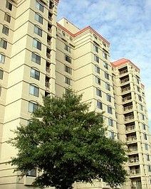 4th image of 1600 Park Cir APT 1104