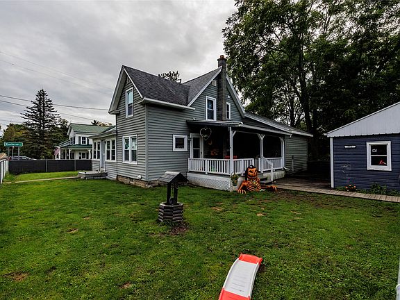 3rd image of 883 South St