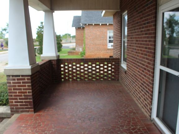 3rd image of 403 Morgan Ave