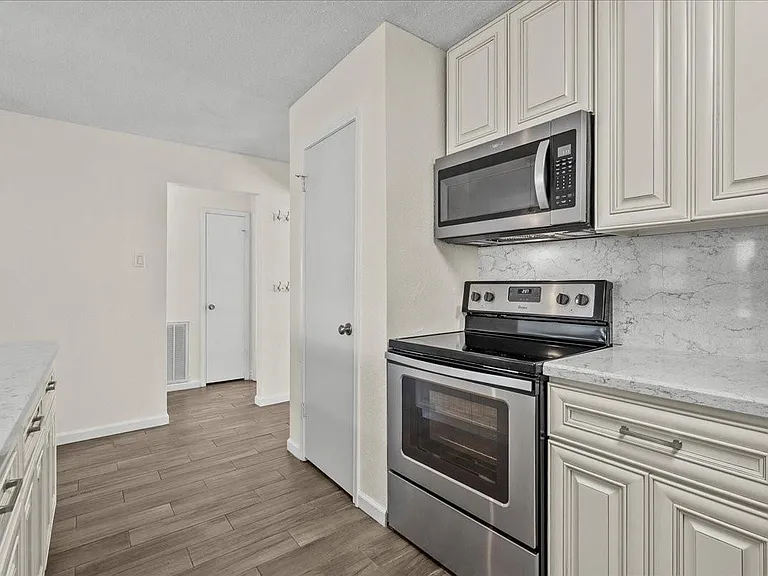 3705 Misty Cove Ct — Photo 12