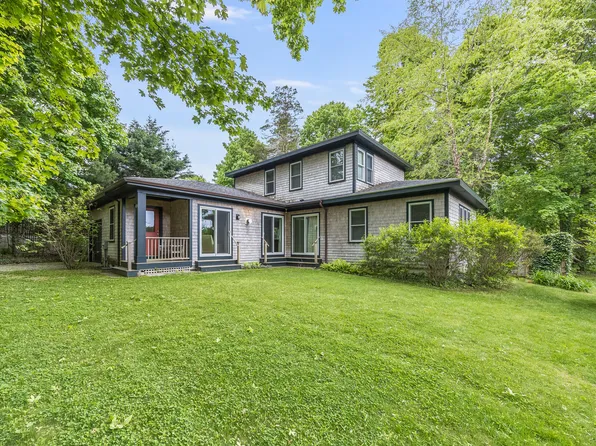 40 High Street, Woods Hole, MA 02543