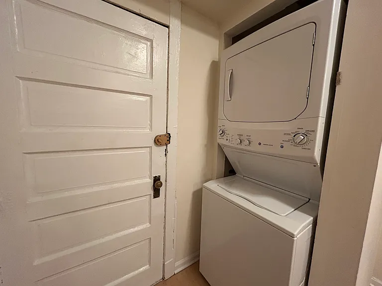 2554 W Eastwood Ave #2 — Photo 4