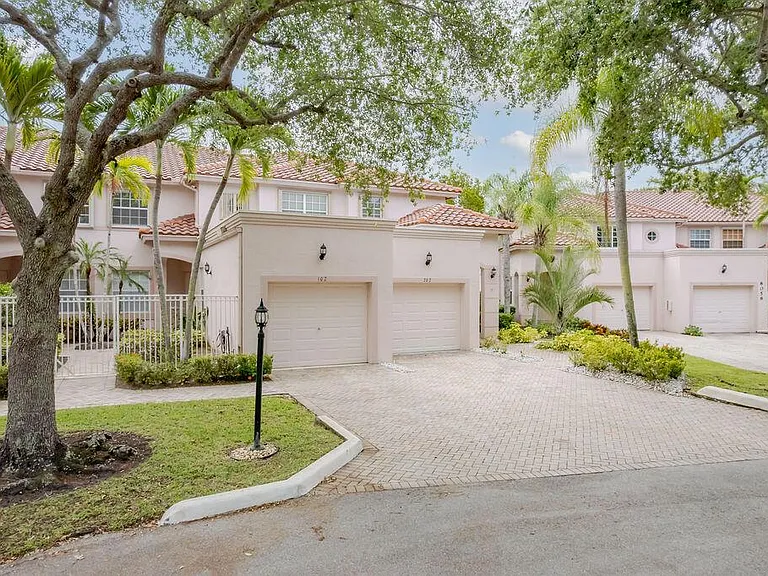 8050 Aberdeen Dr #202 — Photo 71