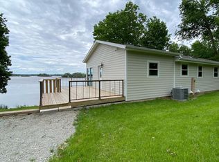 N5186 Sinissippi Point Rd, Juneau, WI 53039