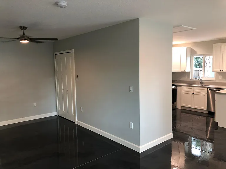 700 N Lime Ave — Photo 6
