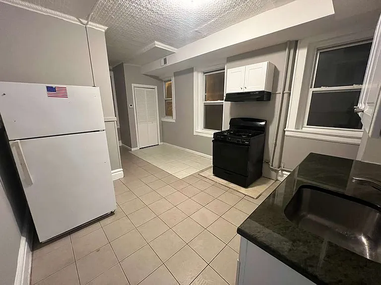 1347 Springfield Ave #1 — Photo 1