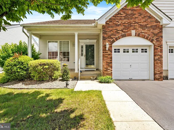 169 Meadowlark Dr, Hamilton, NJ 08690