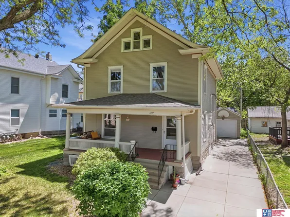 3237 R St, Lincoln, NE 68503