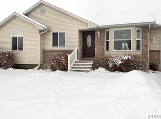 3081 E Pinnacle Dr, Idaho Falls, ID 83401