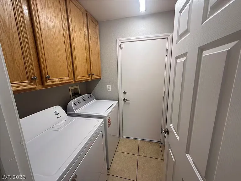 209 Depaul Ct — Photo 3
