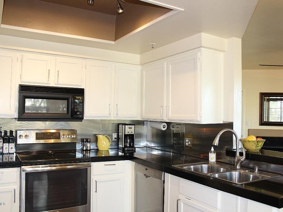 AVENTURA... KITCHEN