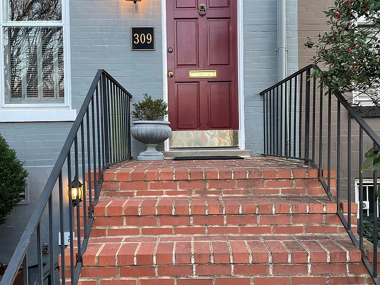 309 South Carolina Ave SE