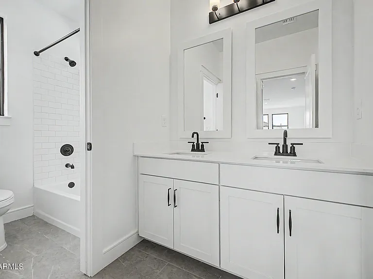 1131 E Yellowstone Pl — Photo 30