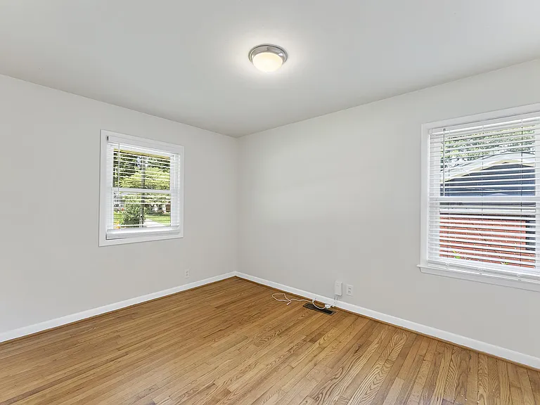 2808 Bardwell Rd — Photo 4