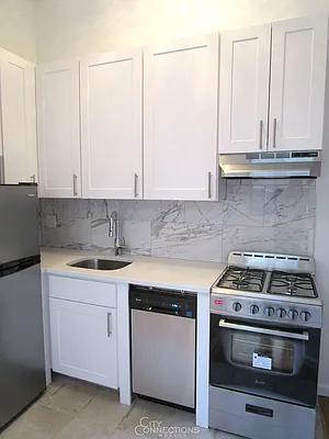 Rented by City Connections Realty | media 15